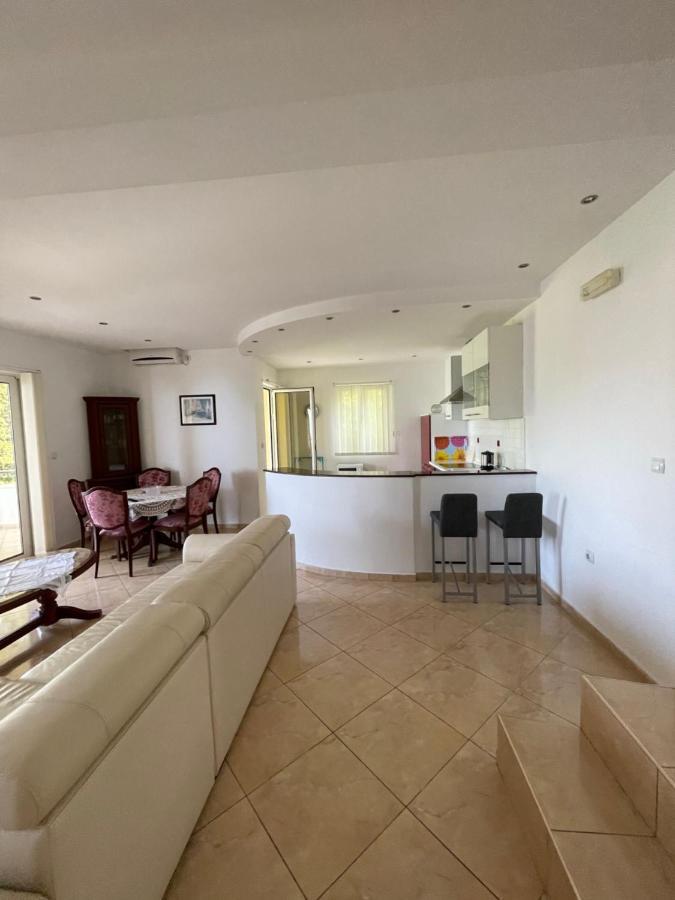 Apartments Rozela Ulcinj Ngoại thất bức ảnh